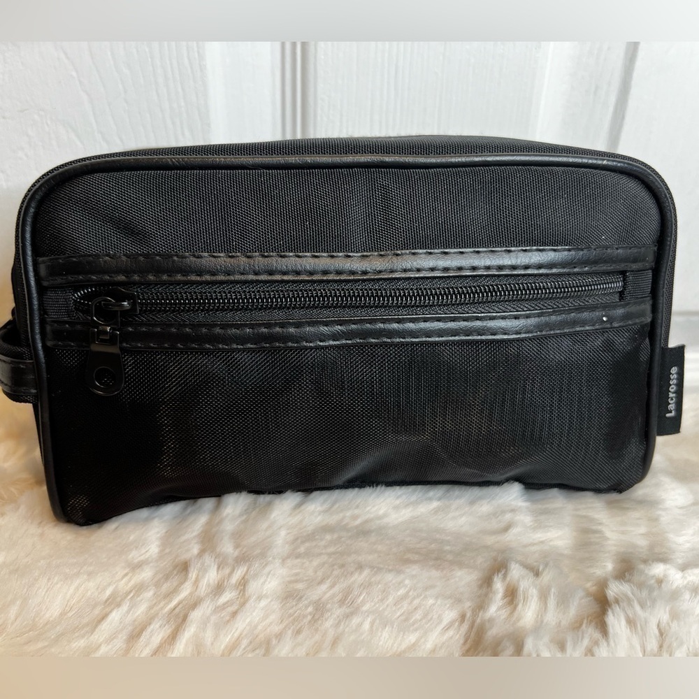 LACROSSE TOILETRY BAG BLACK